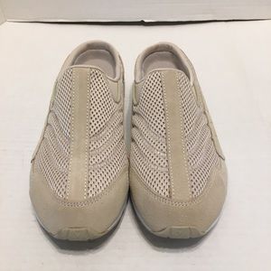 EasySpirit 8.5 like new clogs